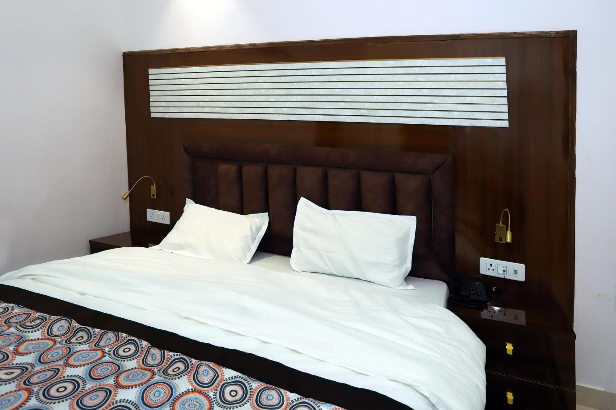 ניו דלהי Vrindavan Guest House מראה חיצוני תמונה