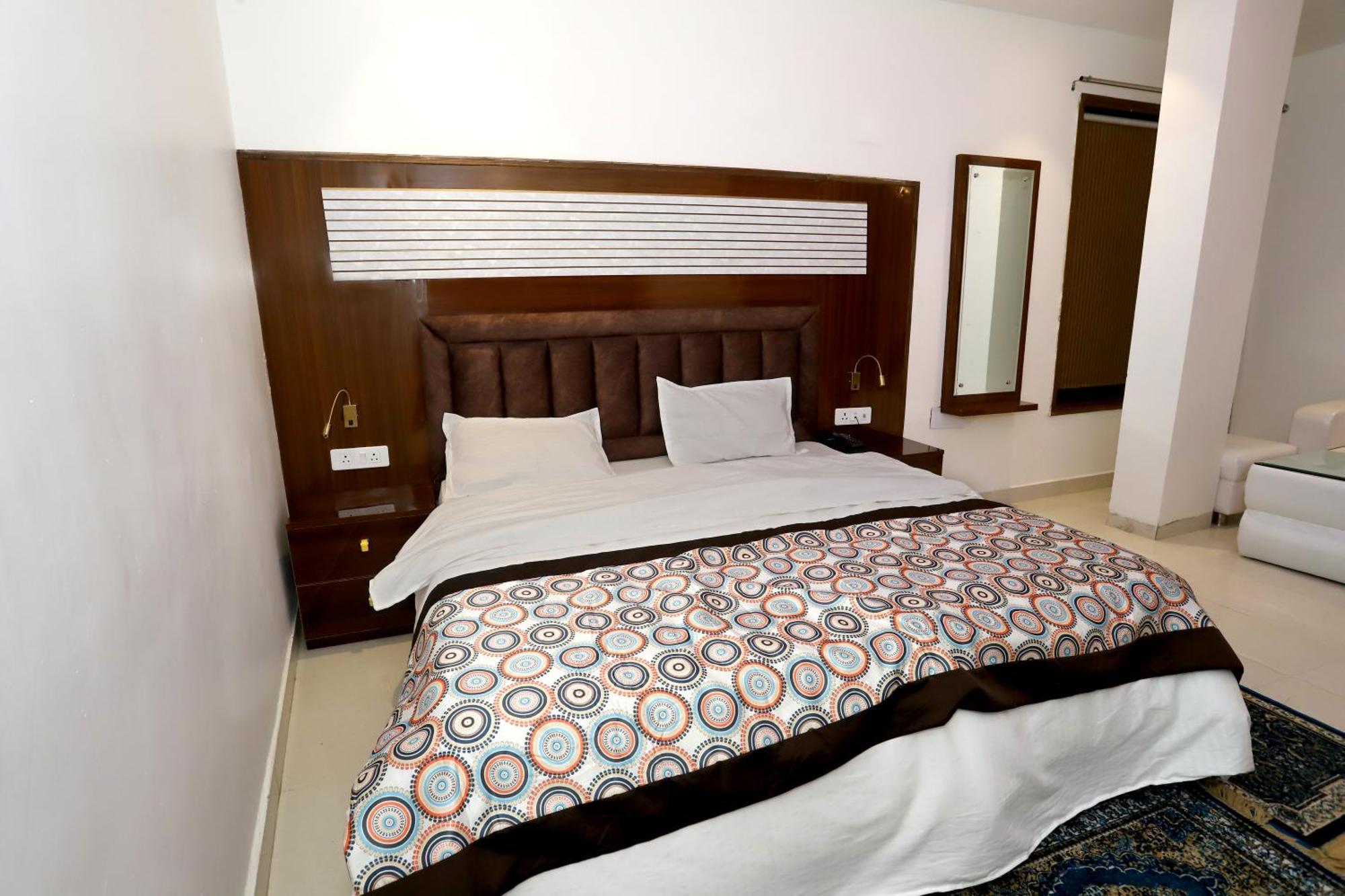 ניו דלהי Vrindavan Guest House מראה חיצוני תמונה