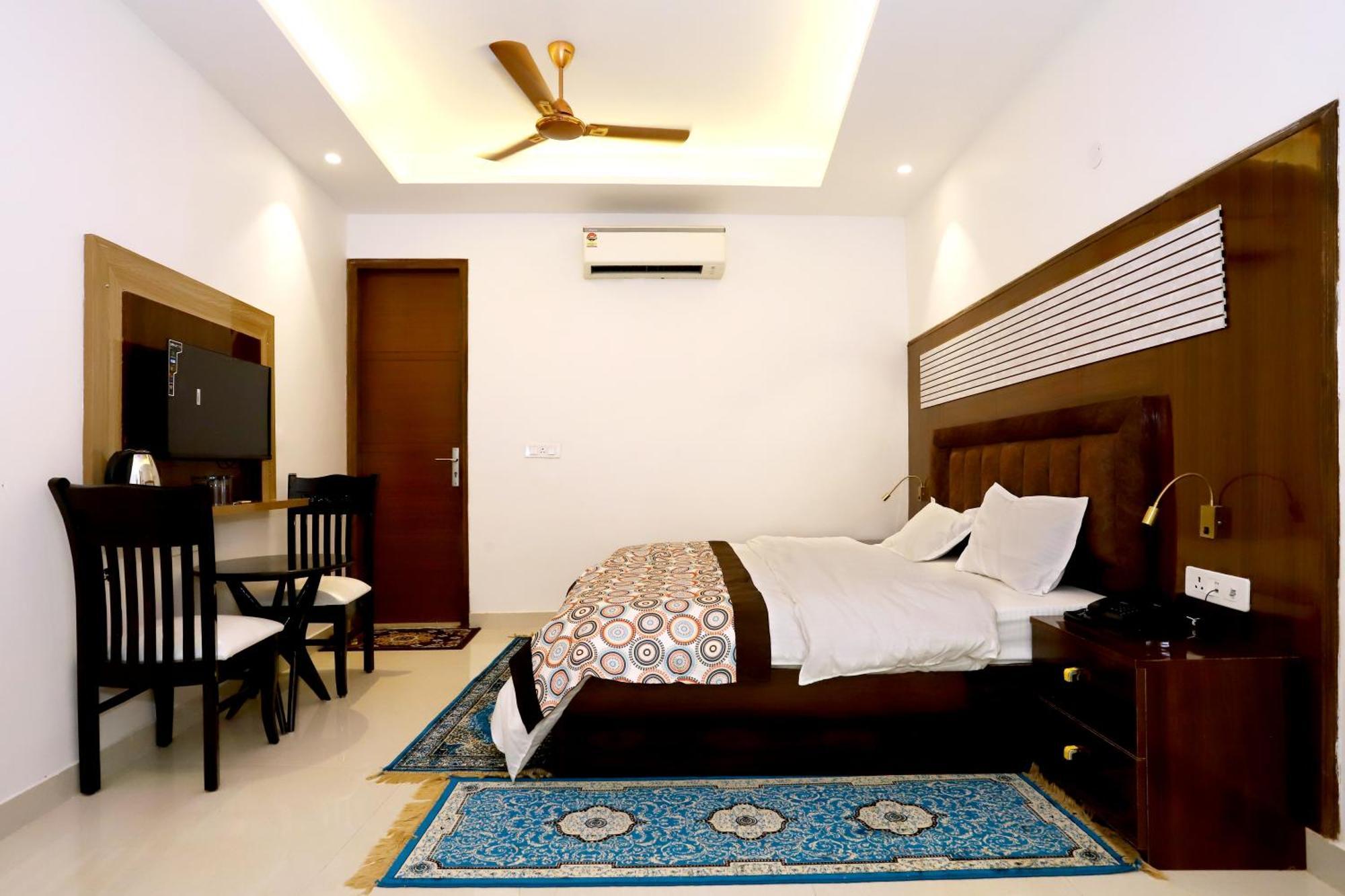 ניו דלהי Vrindavan Guest House מראה חיצוני תמונה